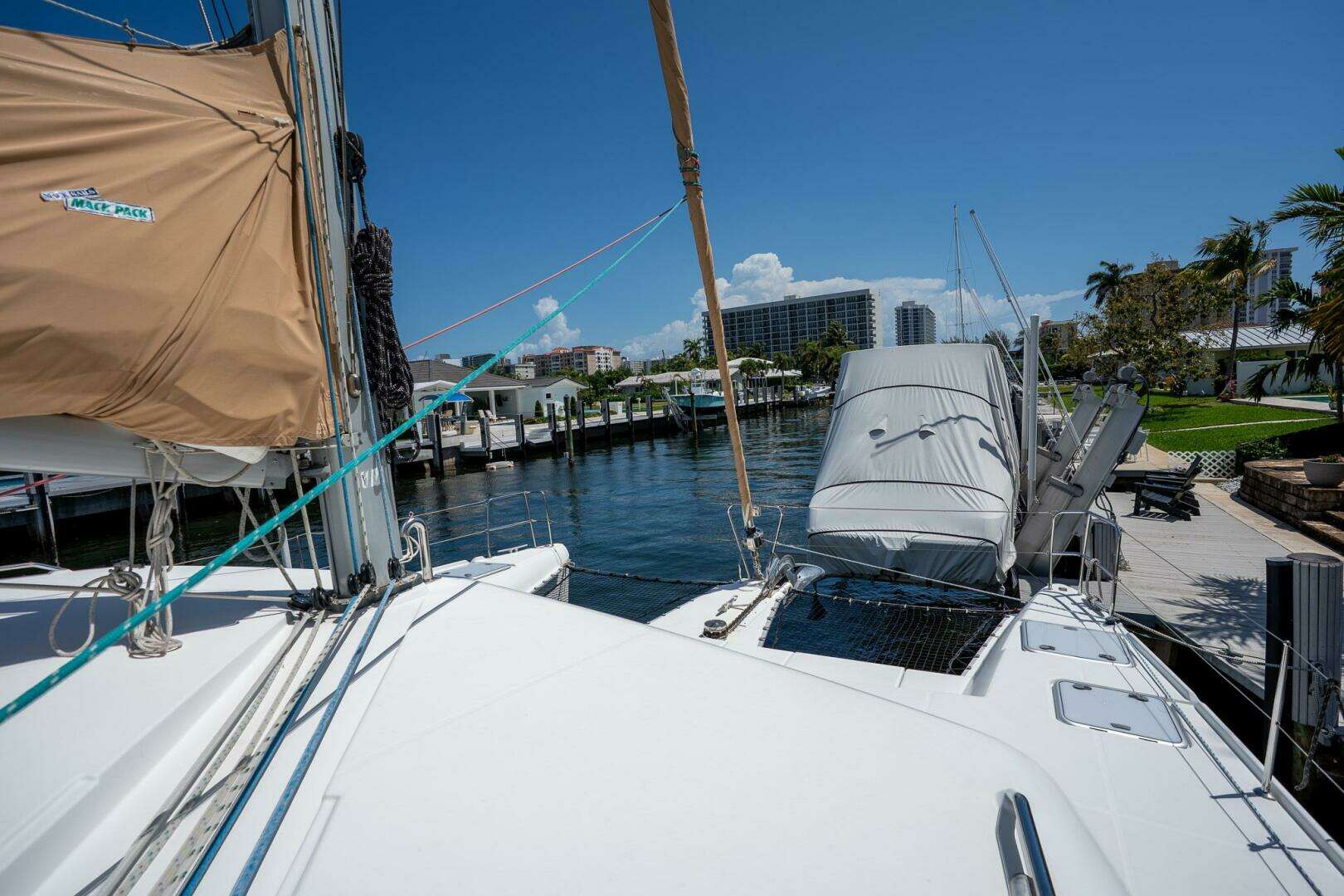 2009 Lagoon — - Image 10