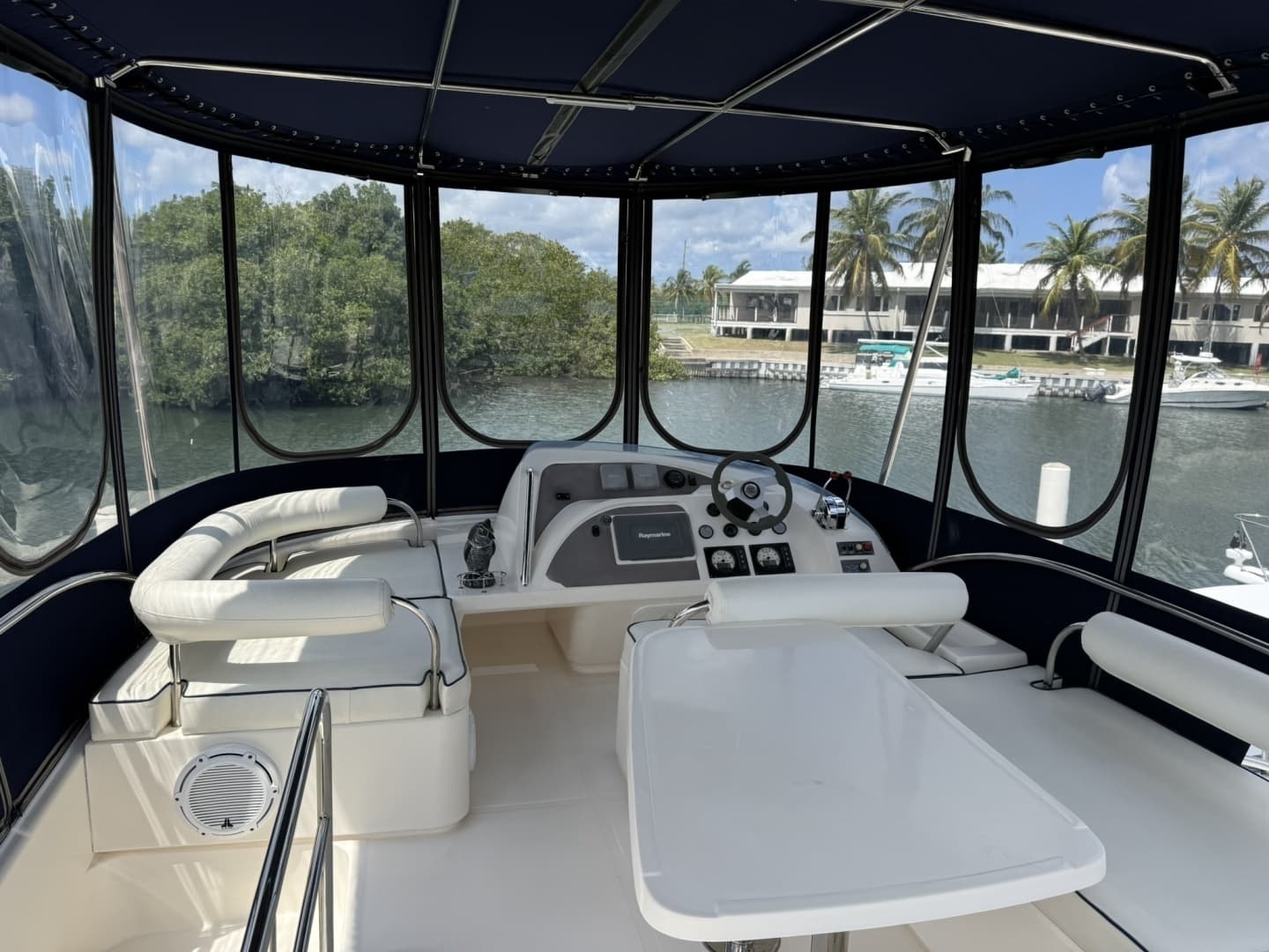 2009 Leopard 37 PC - Image 10