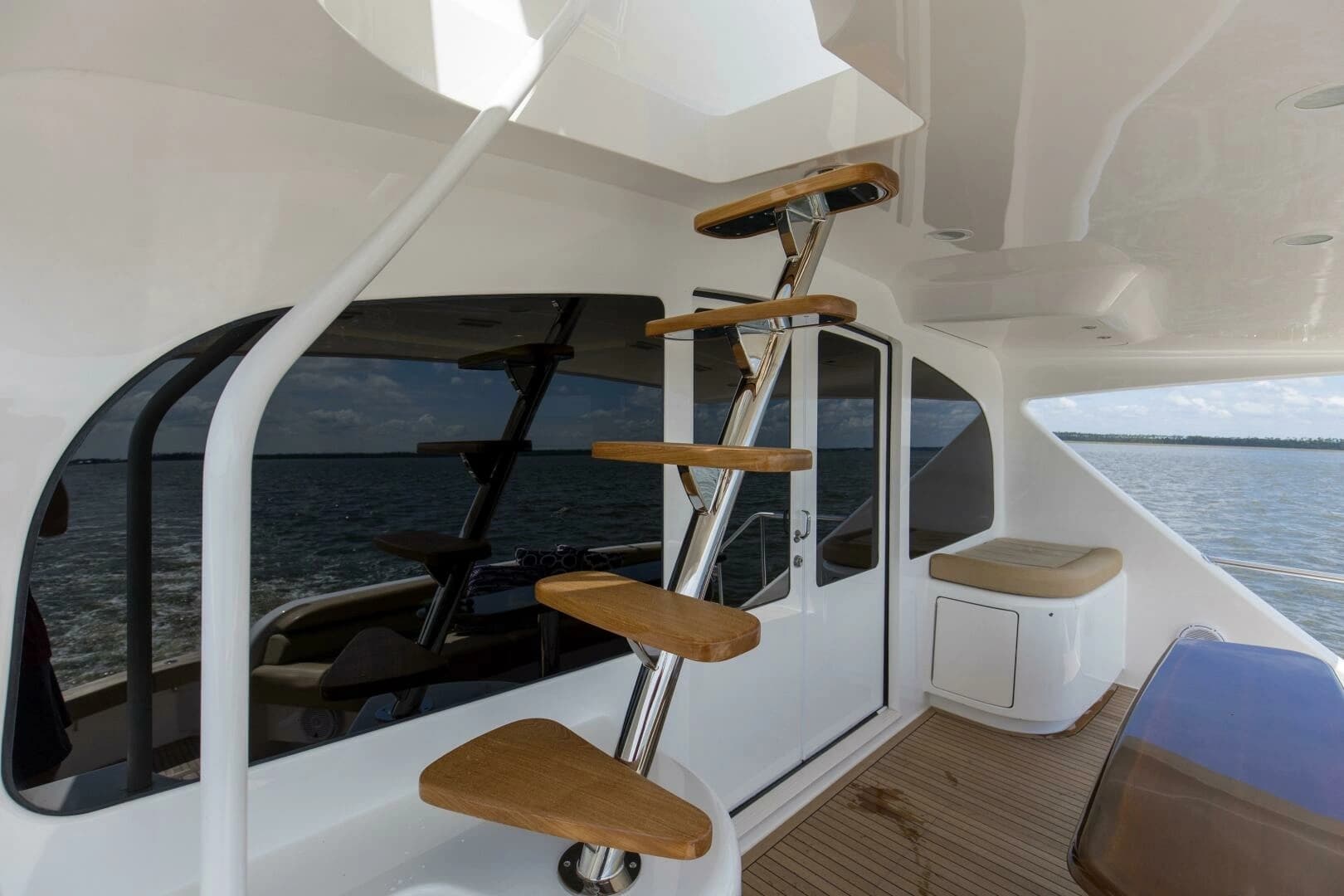 2016 Viking 92 Enclosed Bridge - Image 65