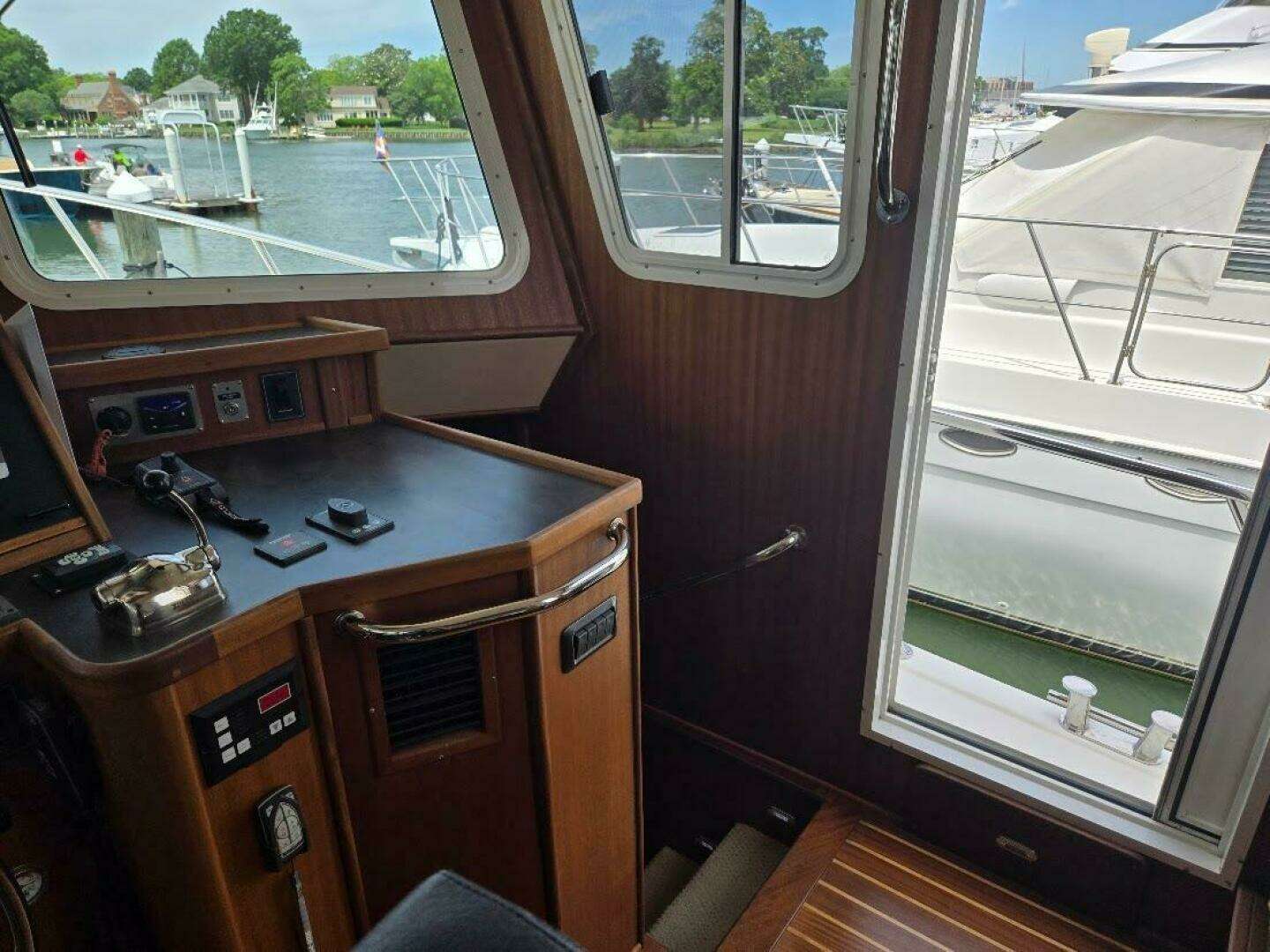 2010 American Tug 49 Limited - Image 23
