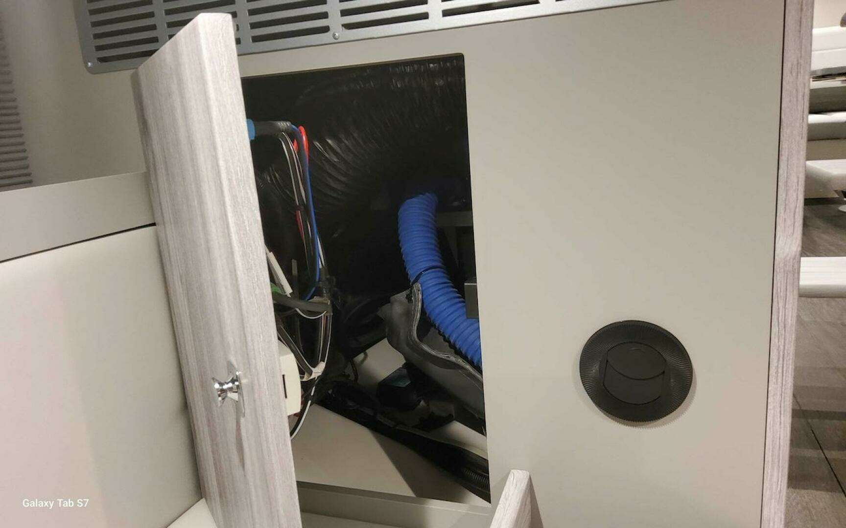 2024 Formula 430 Super Sport Crossover - Image 41