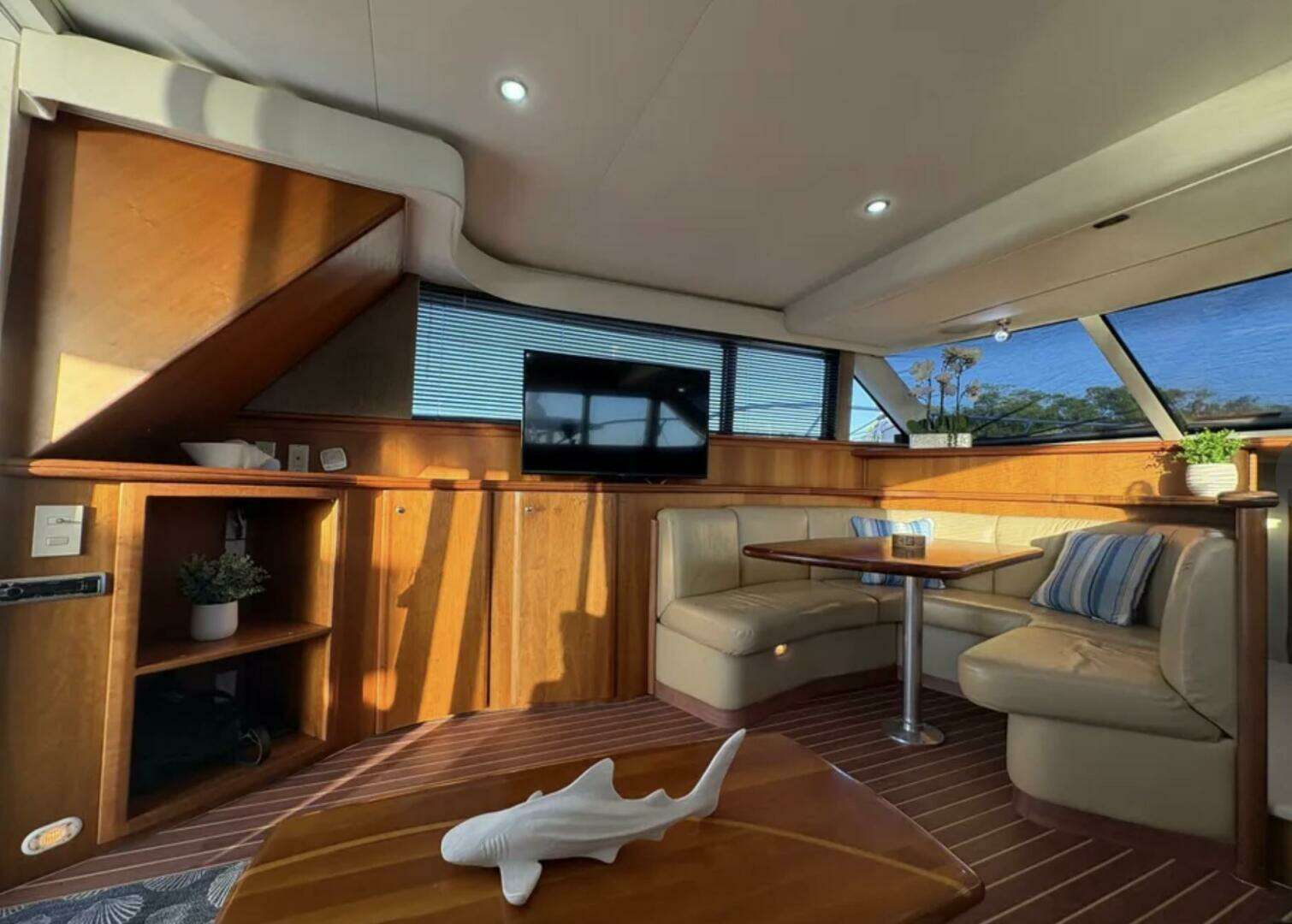 2003 Silverton 42 Convertible - Image 8