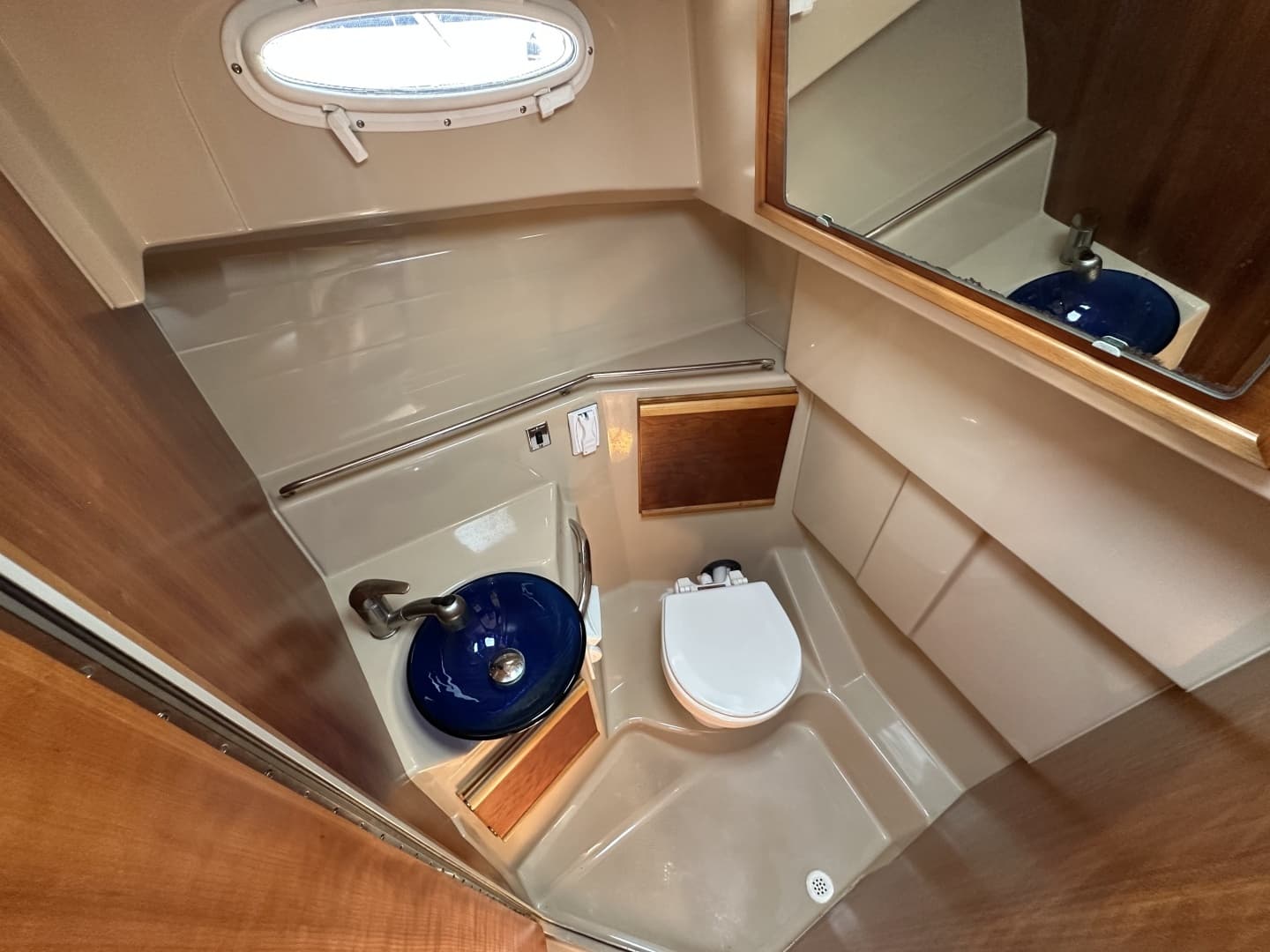 2016 Cutwater C-28 LE - Image 45