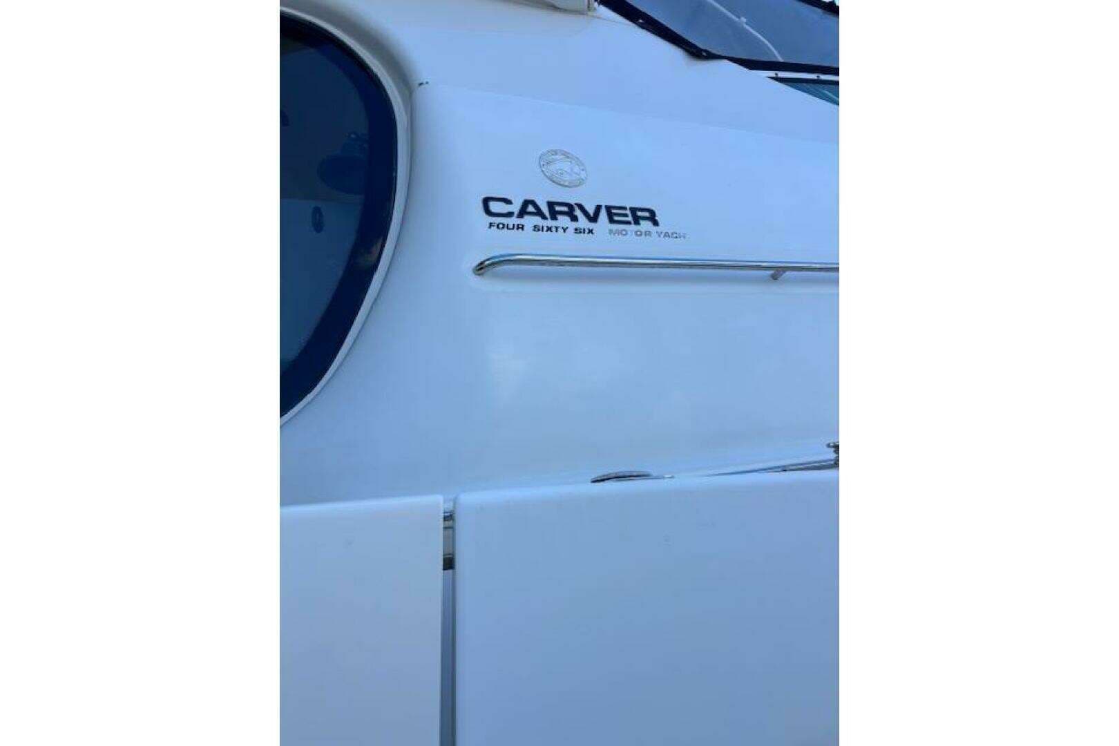 2004 Carver 466 Motor Yacht - Image 5