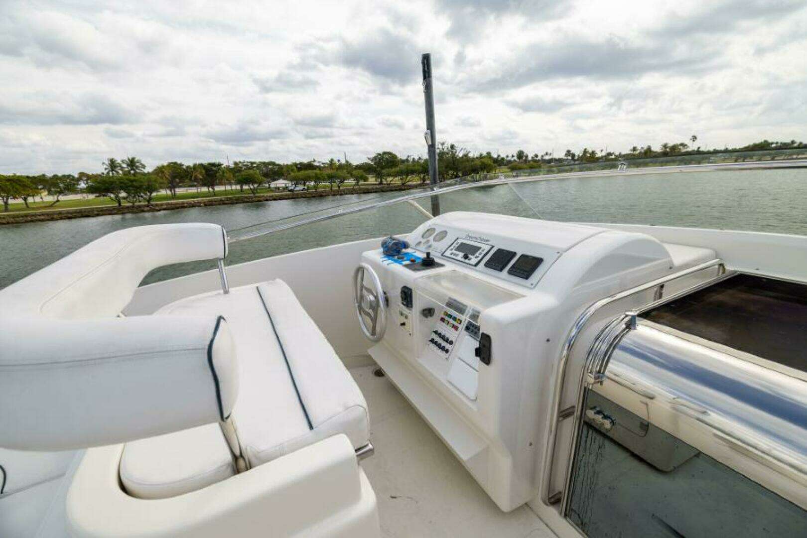 2001 Ferretti Yachts 94 Raised Pilothouse - Image 34
