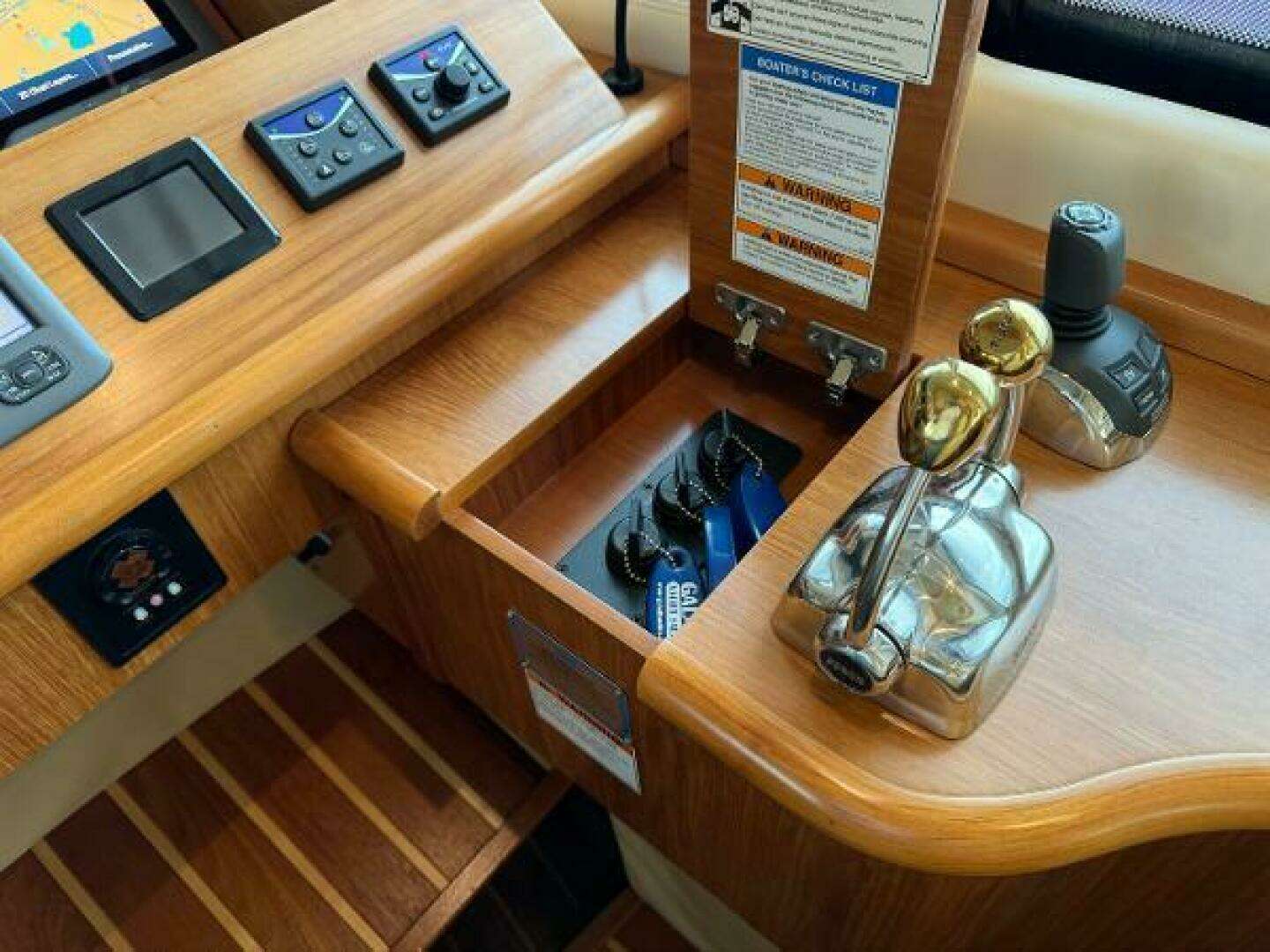 2010 Tiara Yachts 5800 Sovran - Image 34