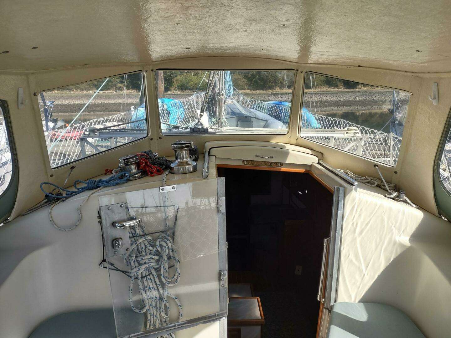 1988 Cascade 42 - Image 11
