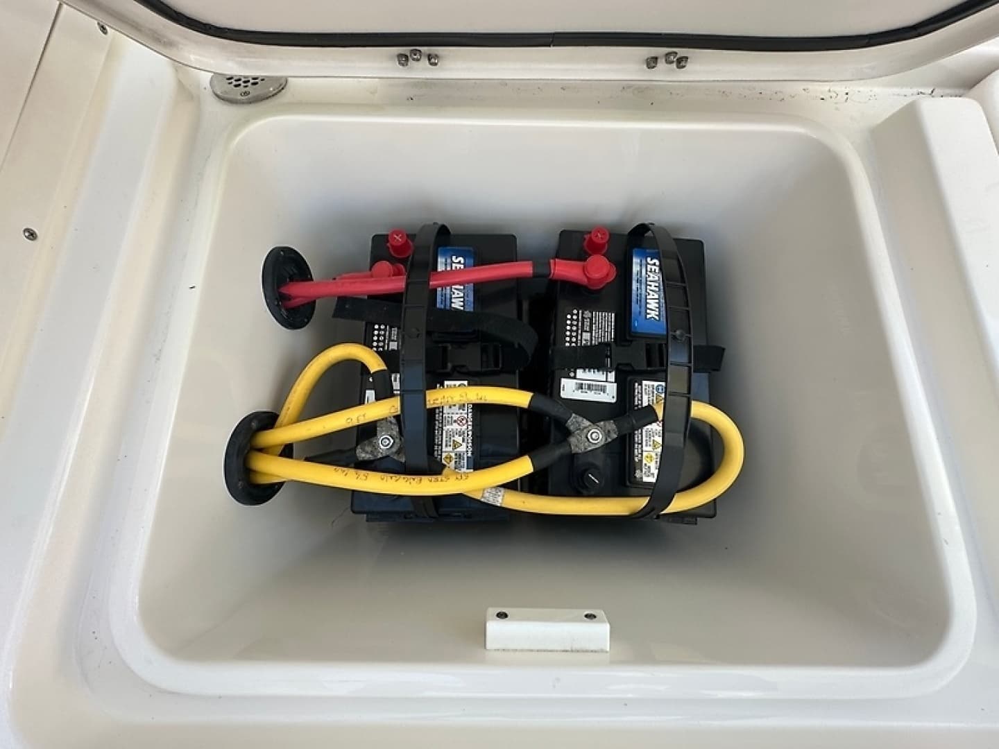 2021 Century 2900 Center Console - Image 19