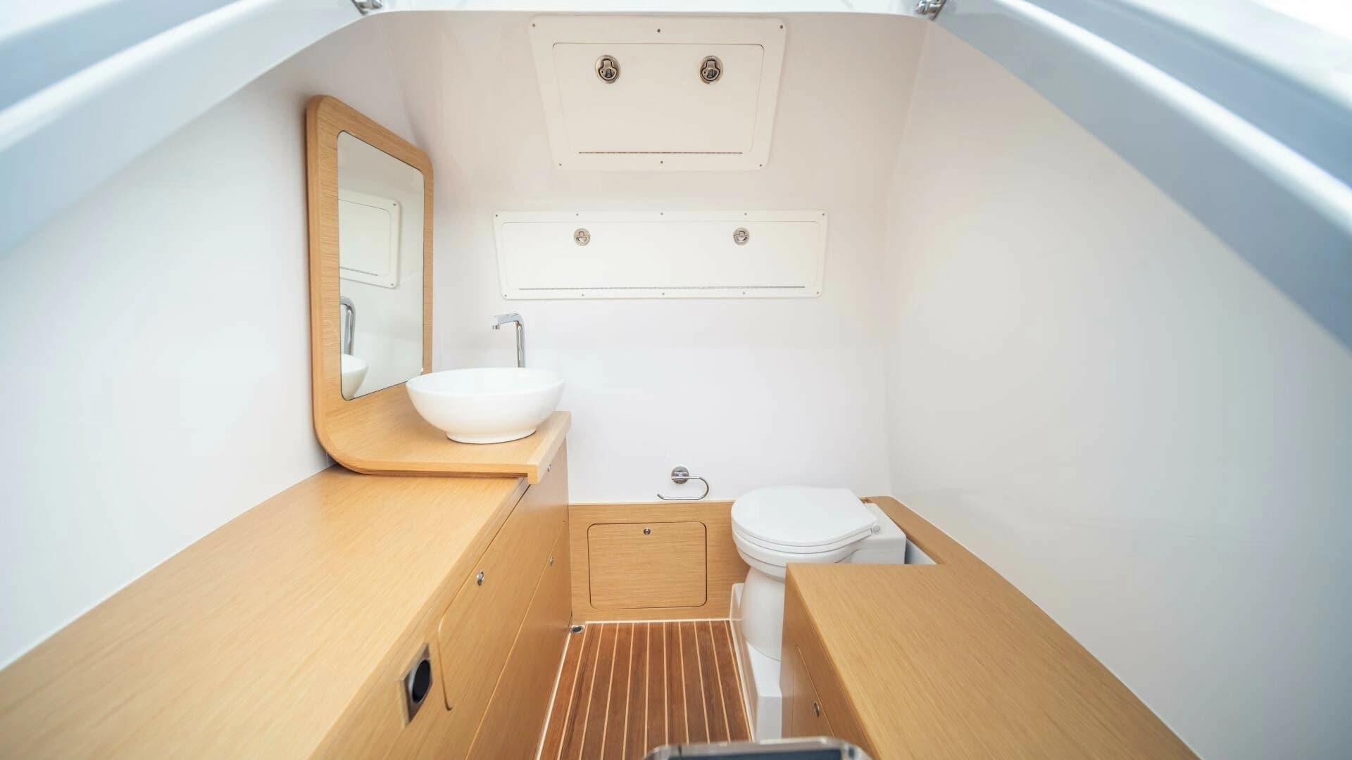 2025 Skipper 38 NC - Image 3