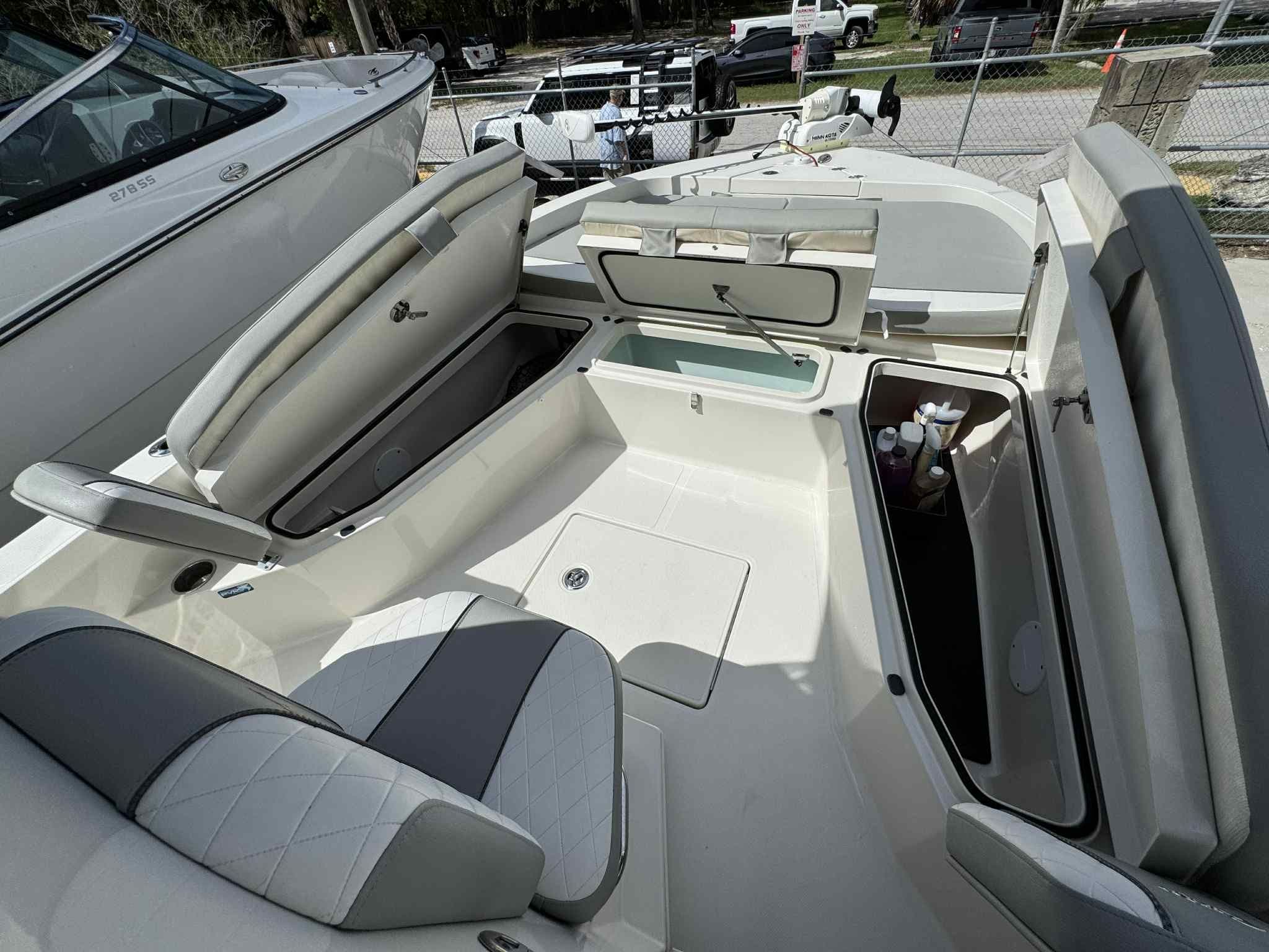 2020 Ranger 2360 Bay - 22