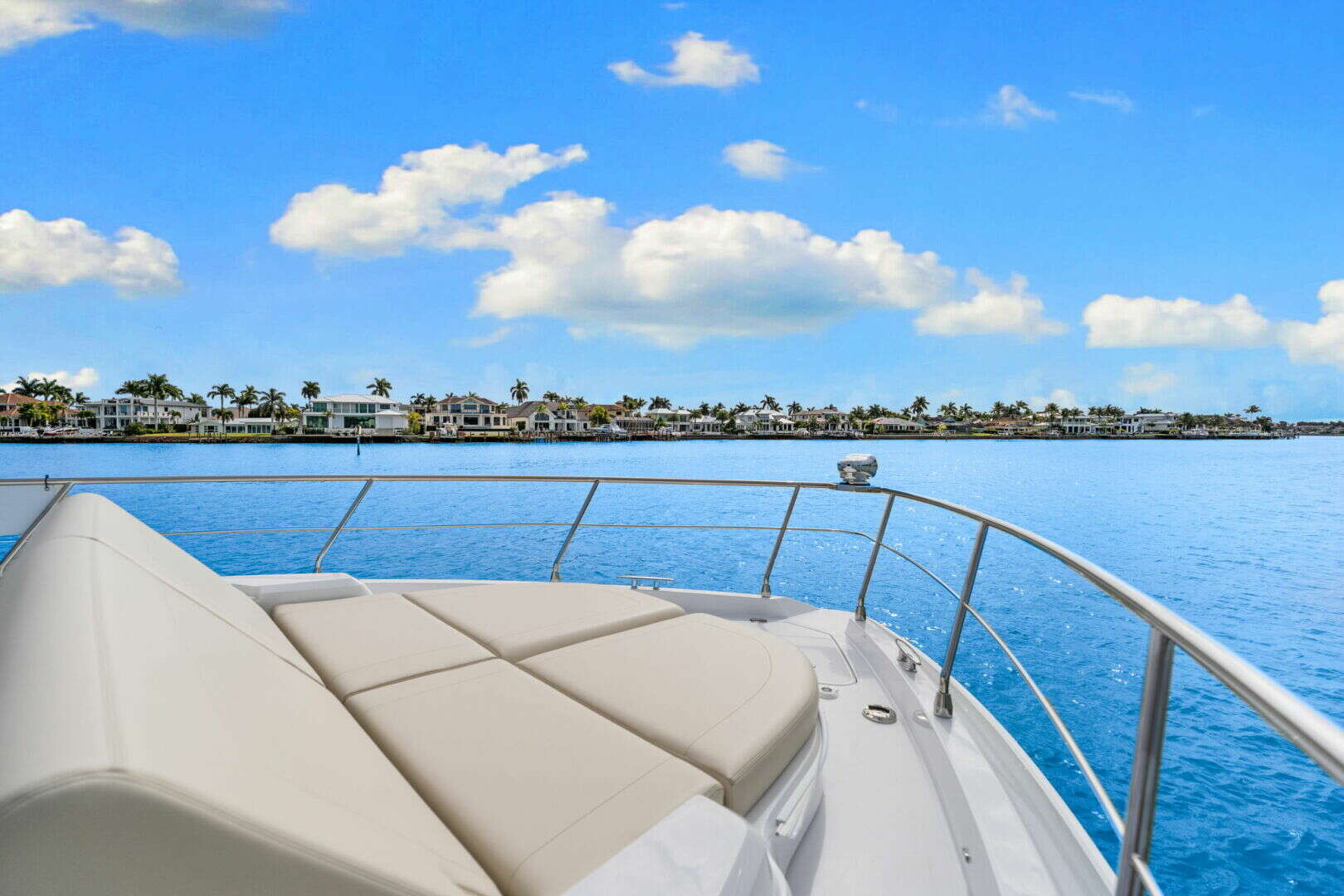 2026 Cruisers Yachts 57 FLY - Image 44
