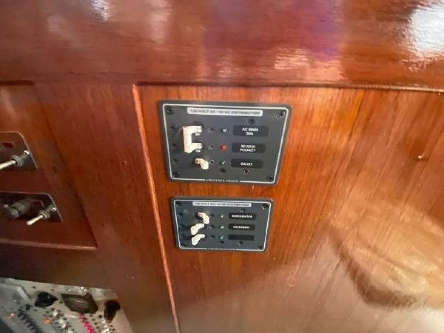 1984 Burns Craft 48 MY - 78