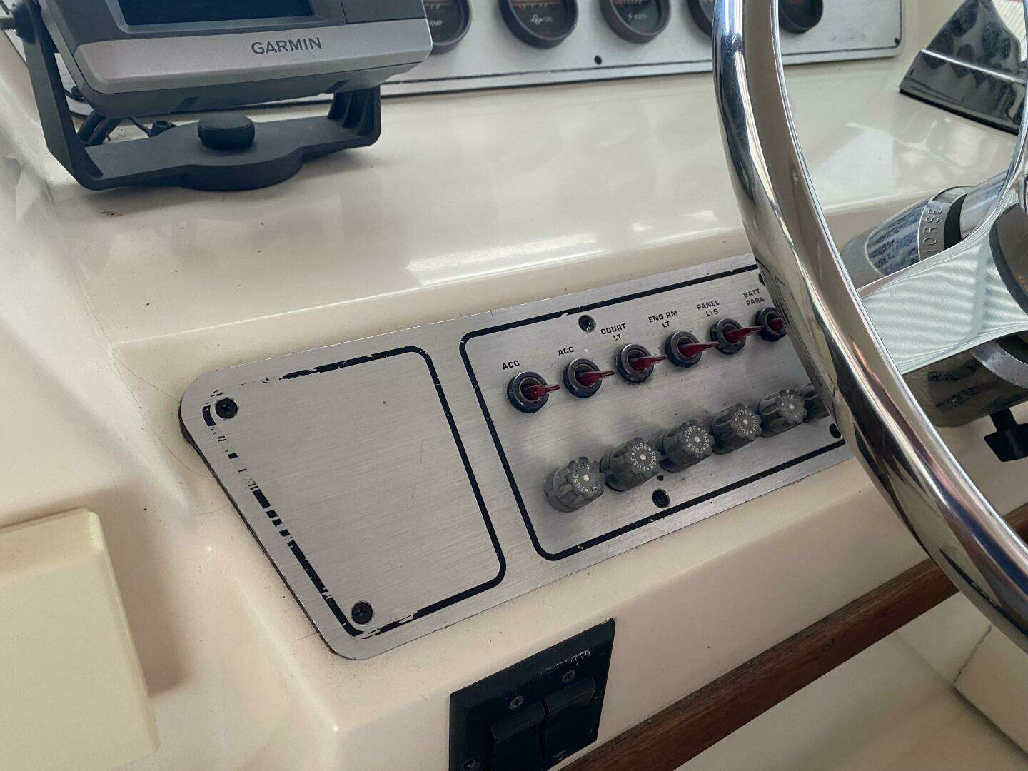 1985 Tiara Sport 2600 Continental - Image 27