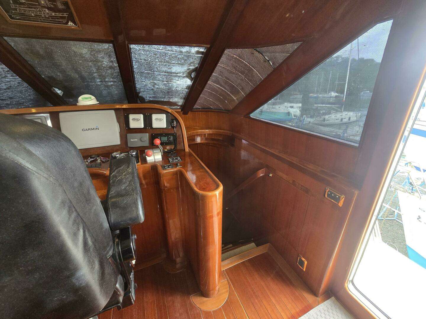 2006 Hampton 558 - Image 11