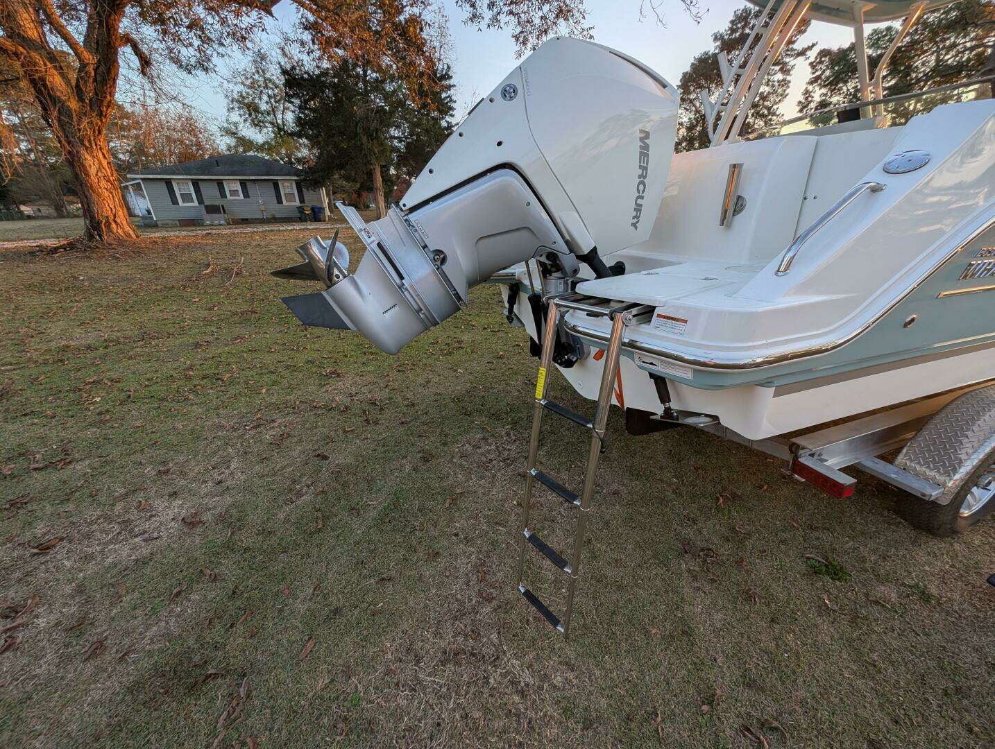 2023 Boston Whaler 240 Vantage - Image 60