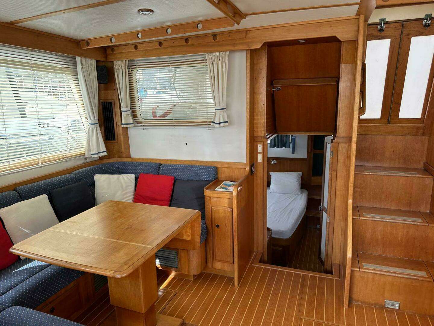1997 Sabre SABRELINE 474 Trawler - Image 6