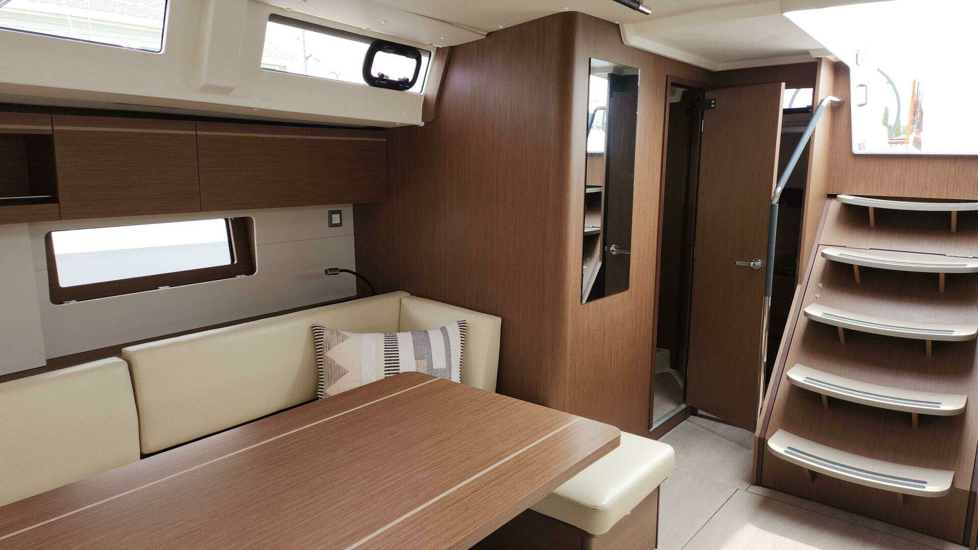 2024 Beneteau Oceanis 51.1 #374 - Image 5