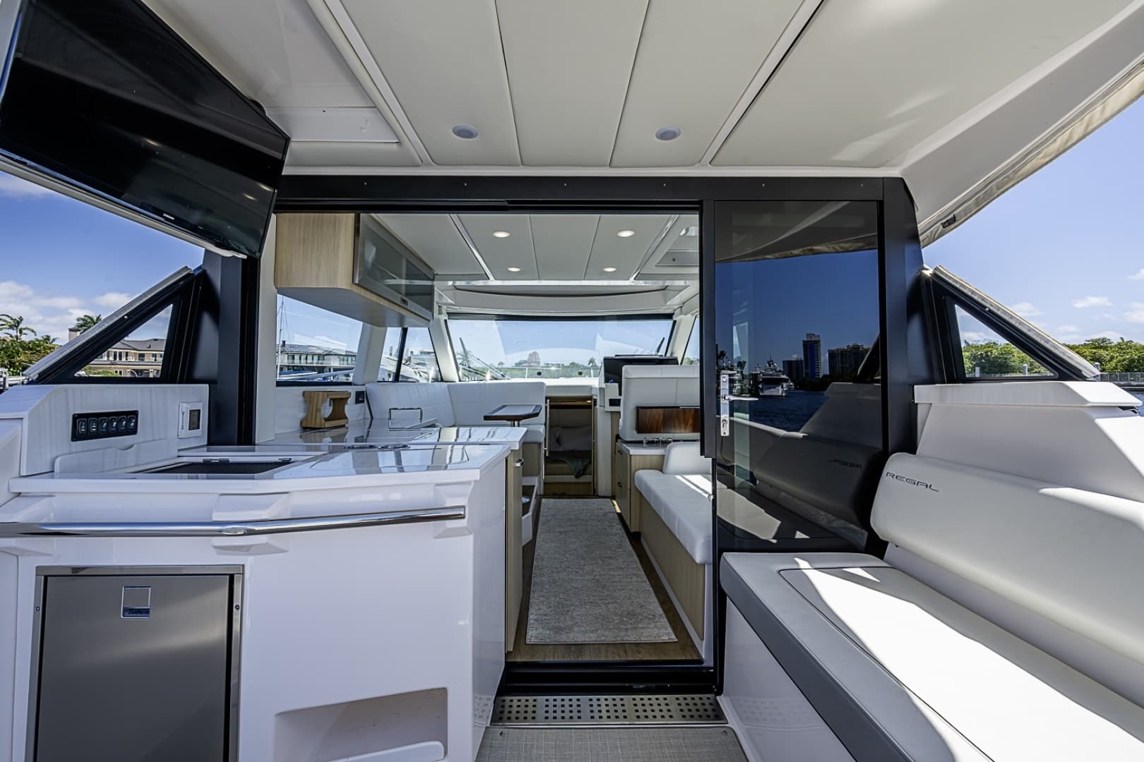2025 Regal 38 XO - Image 20
