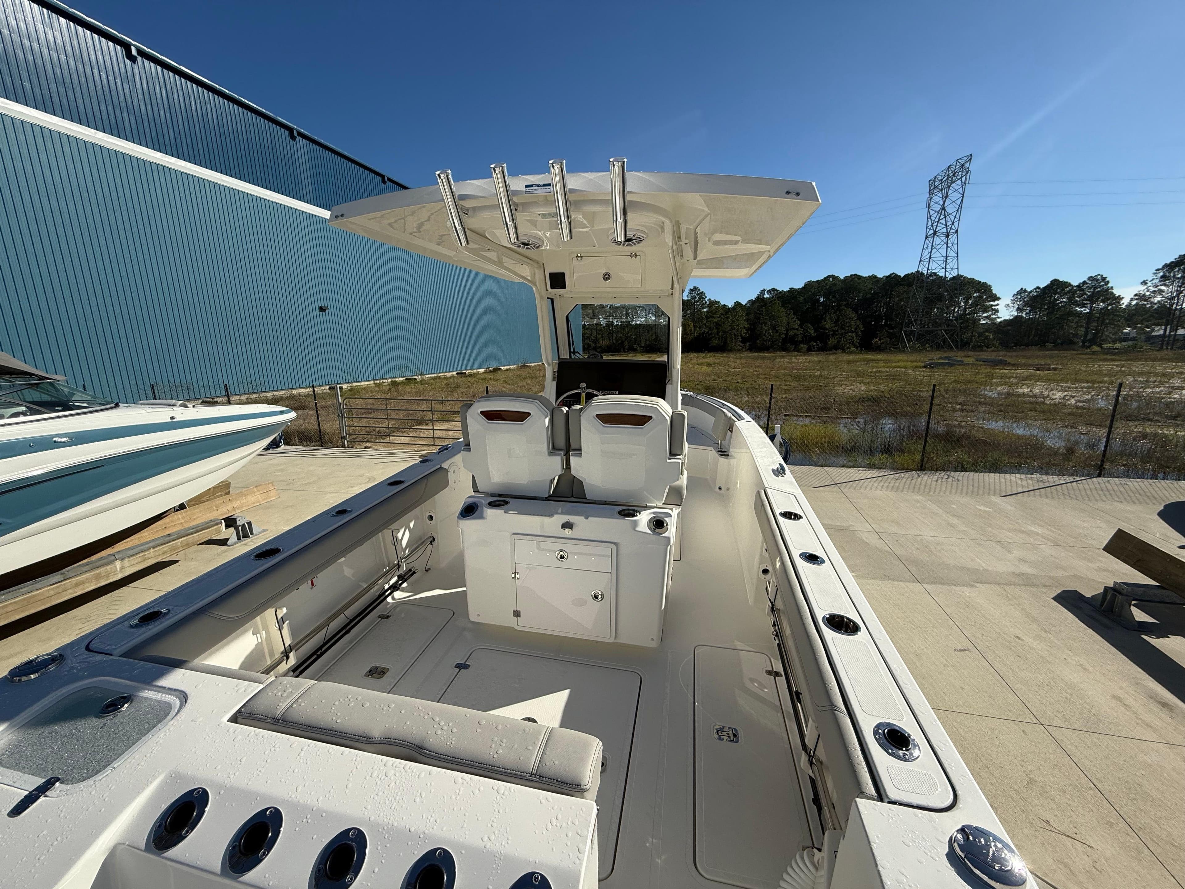 2025 PURSUIT 268 S - Image 13