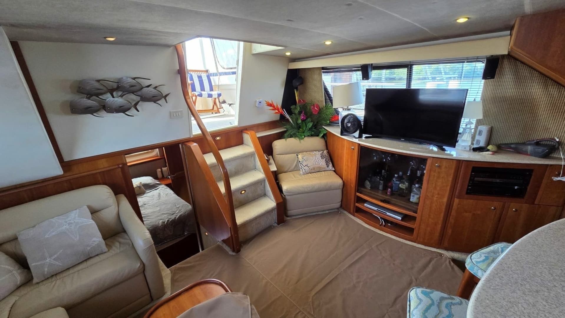 2001 Silverton 453 Motor Yacht - Image 33