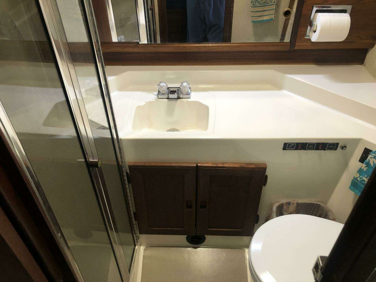 1985 Bayliner 4550 Motoryacht - Image 39