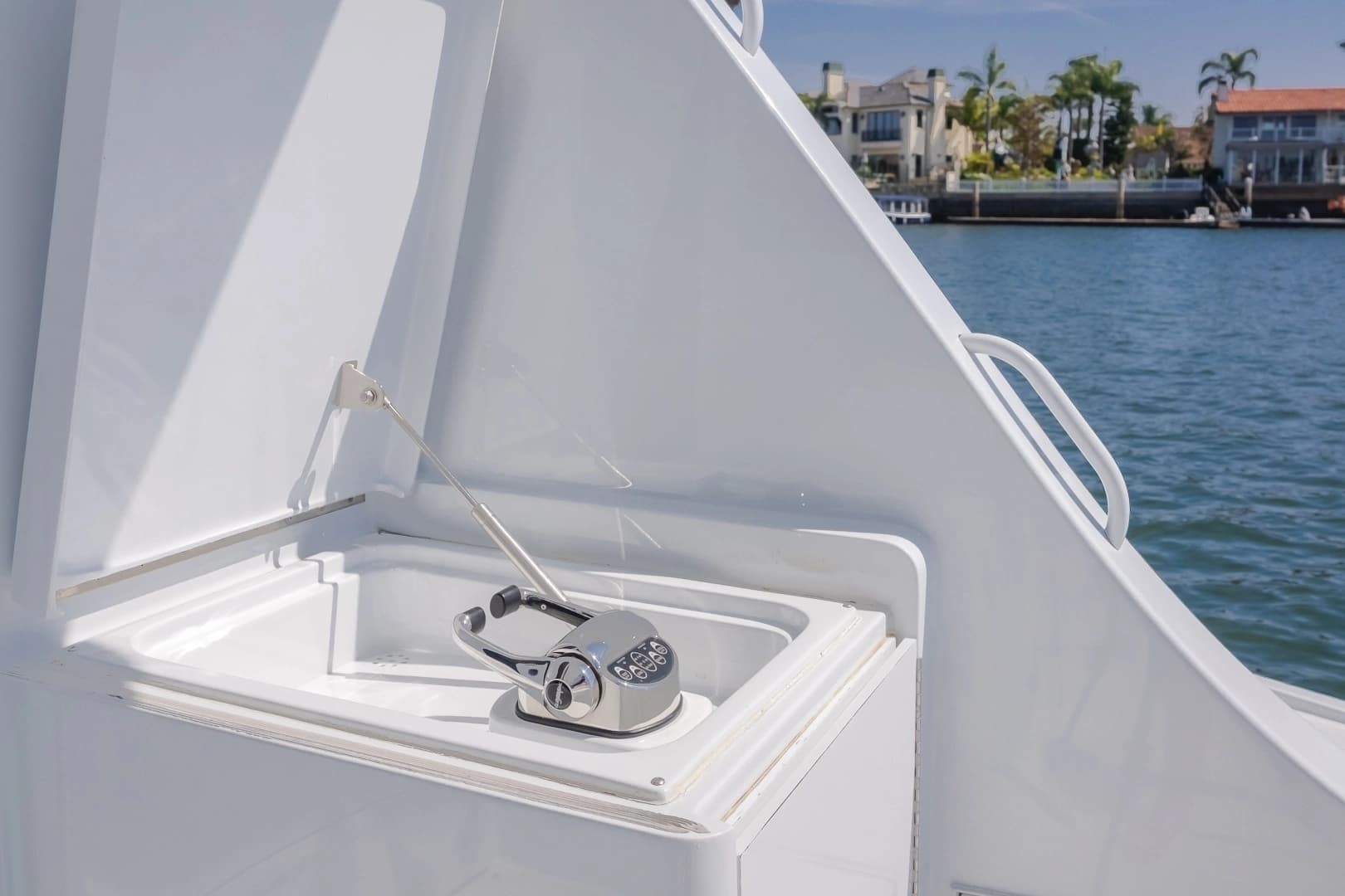 2003 Hatteras 54 Convertible - Image 28