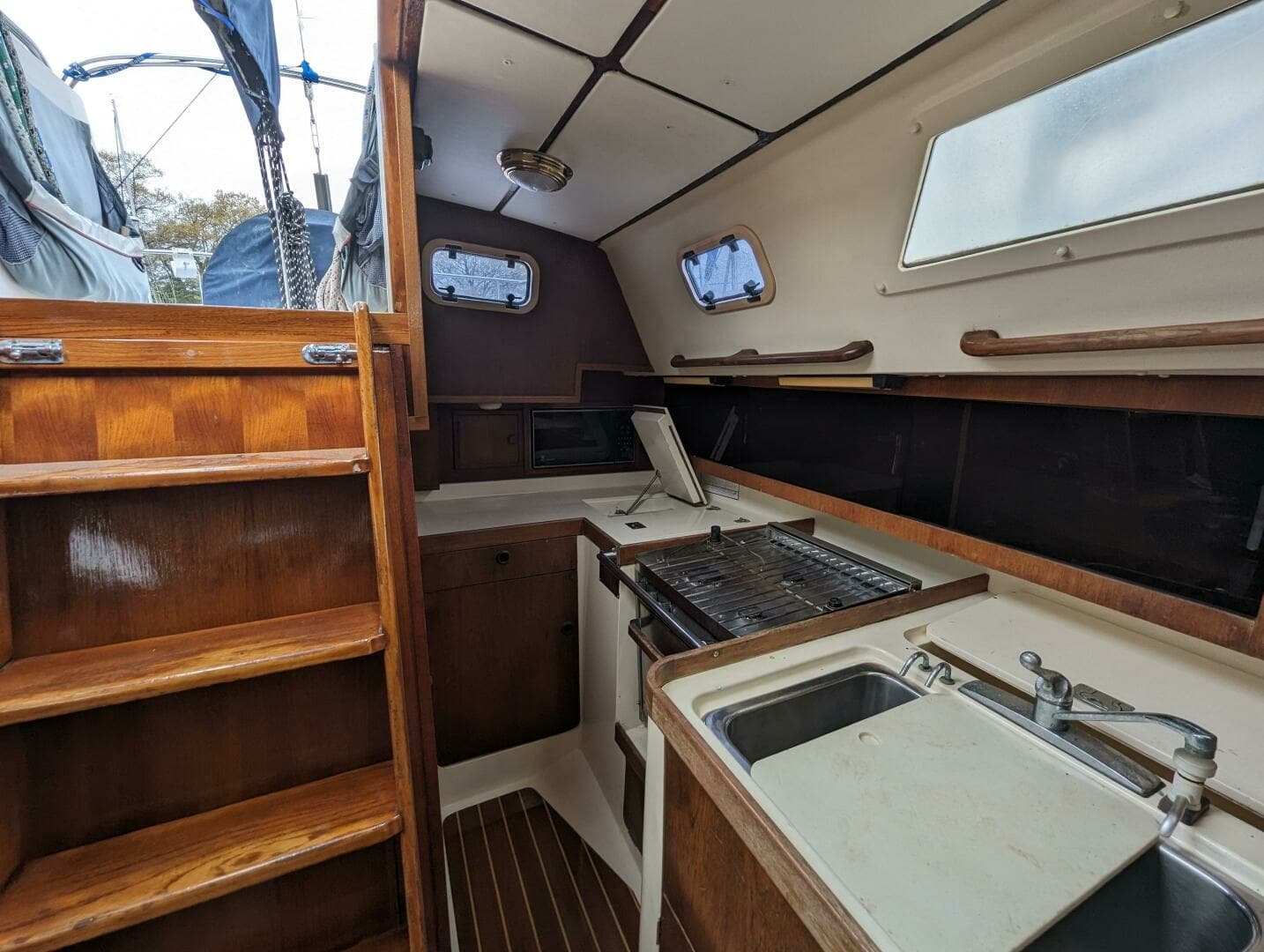 1989 Canadian Sailcraft CS36 Merlin - Image 21