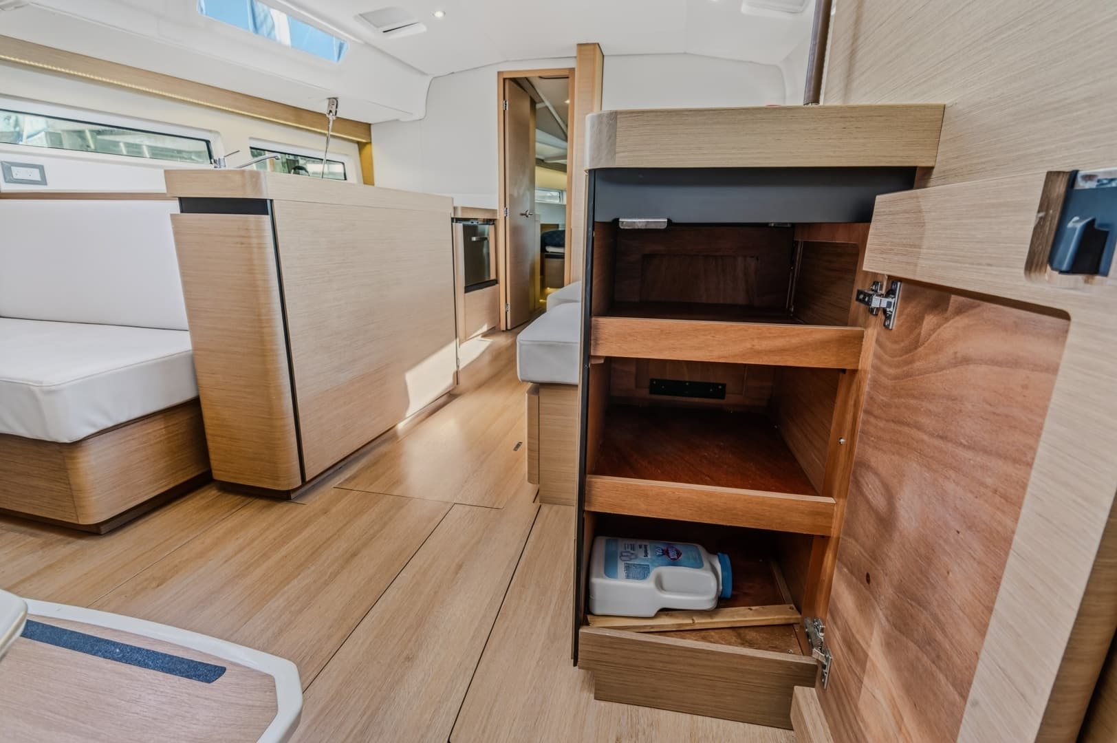 2019 Jeanneau Sun Odyssey 490 - Image 37