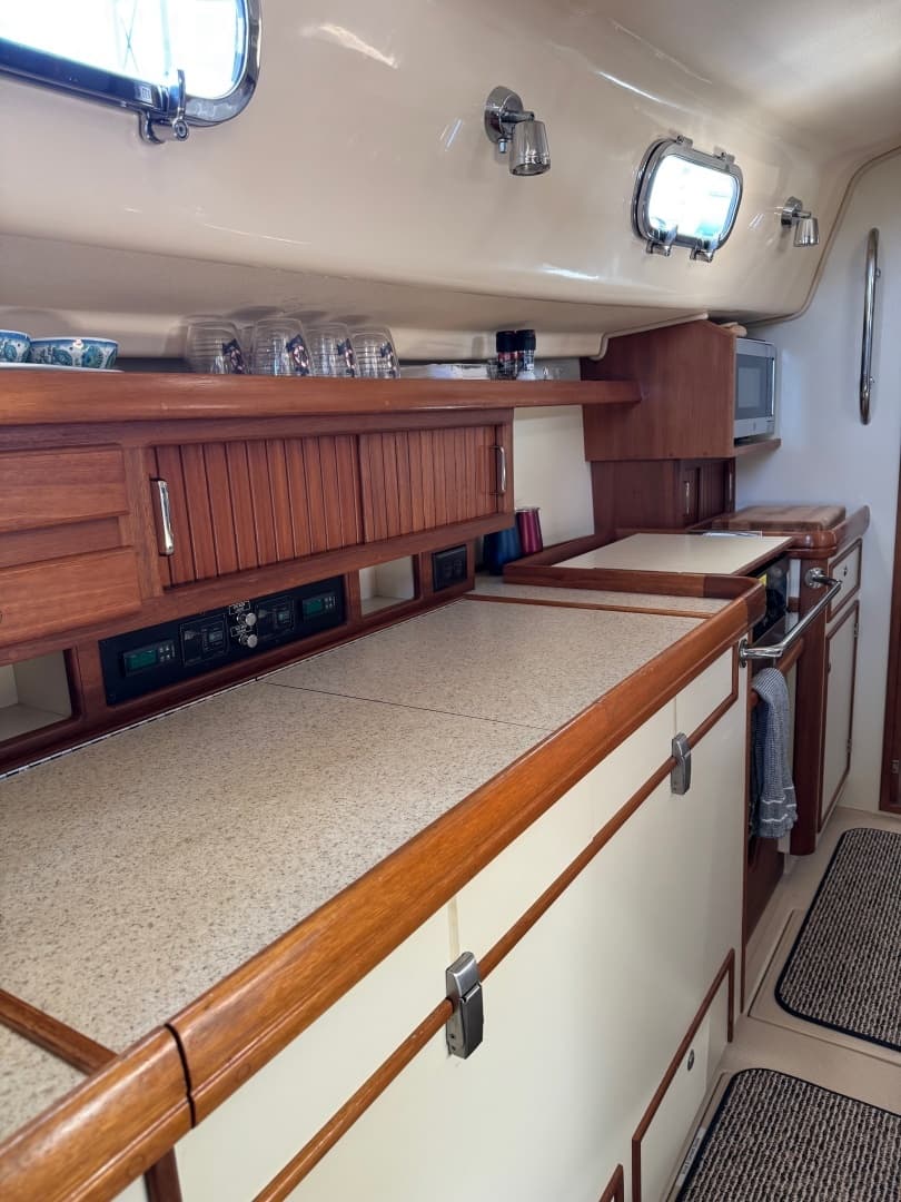 2008 Island Packet SP Cruiser - Image 18
