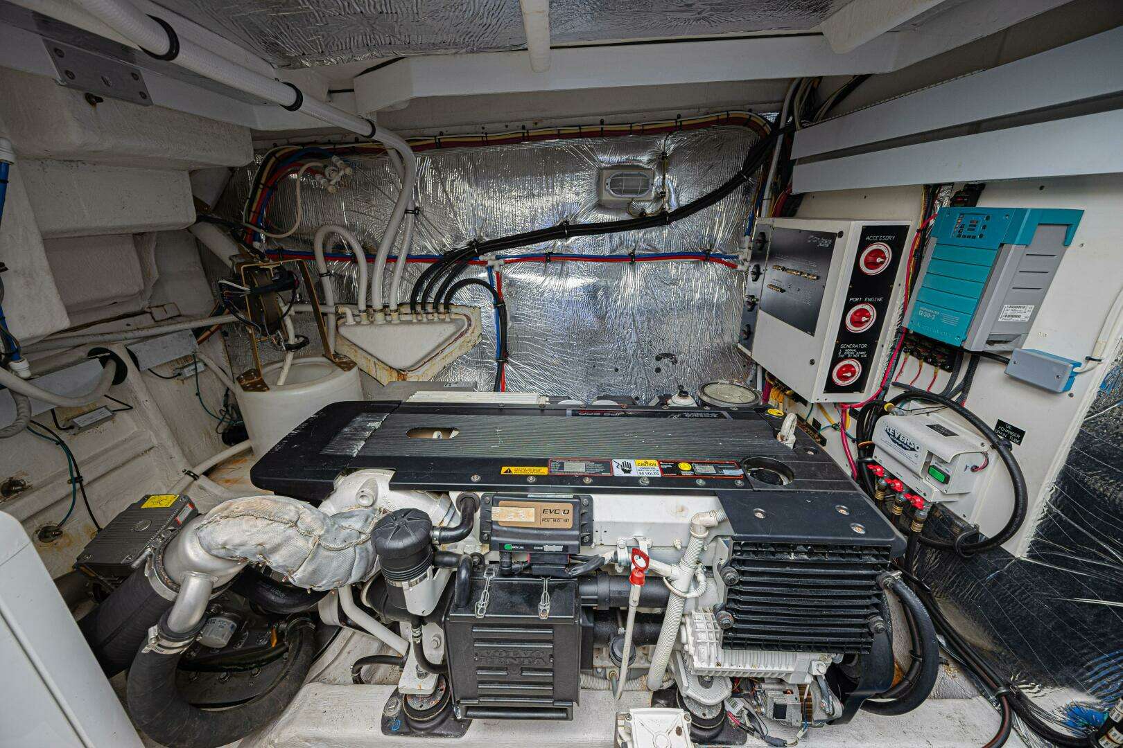 2012 Cruisers Yachts 48 Cantius - Image 44