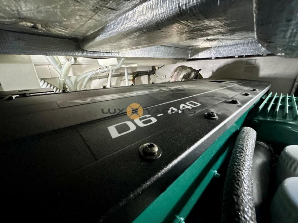 Engine compartment of 2021 Galeon 400 Fly yacht with D6-440 engine.