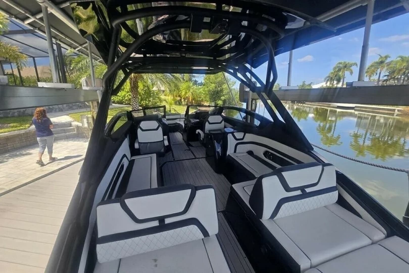 2025 Yamaha Boats 275SD - Image 7
