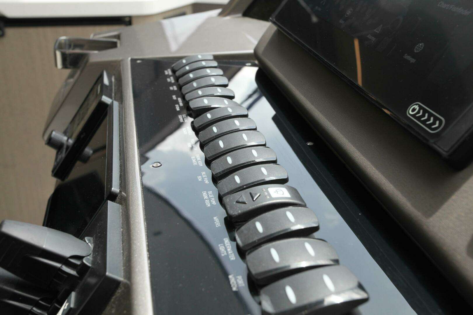 2025 Galeon — - Image 215