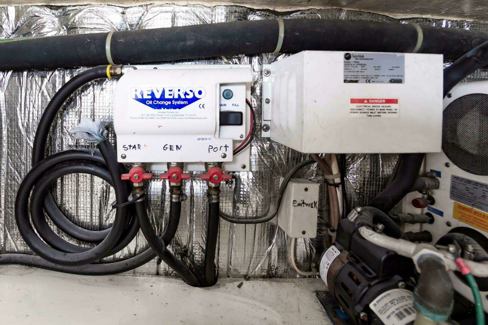 2000 Ocean 48 Supersport - Image 46