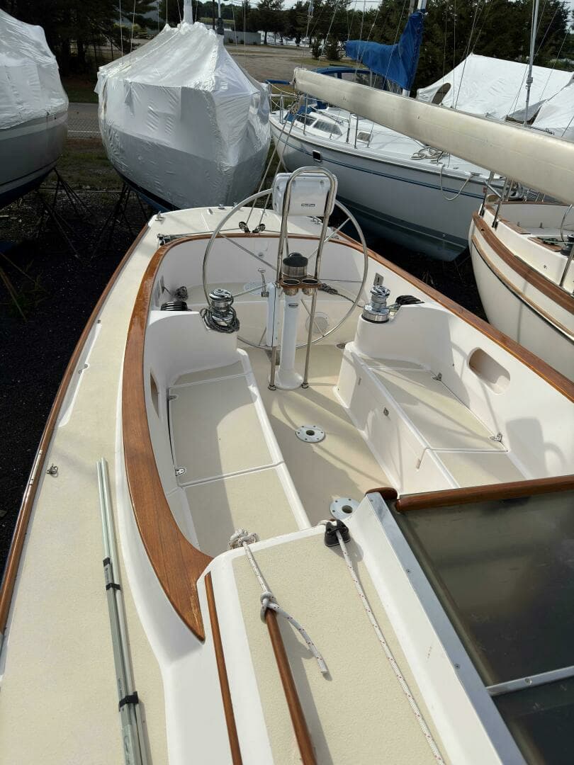 2009 Alerion 33 - Image 5