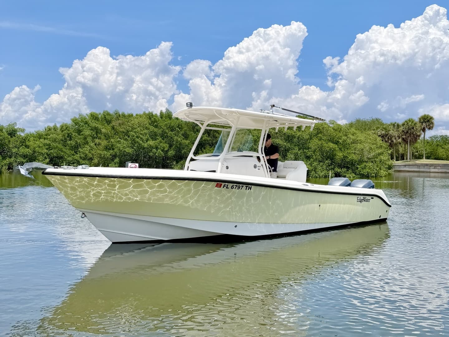 2007 Edgewater 268 CC - Image 4