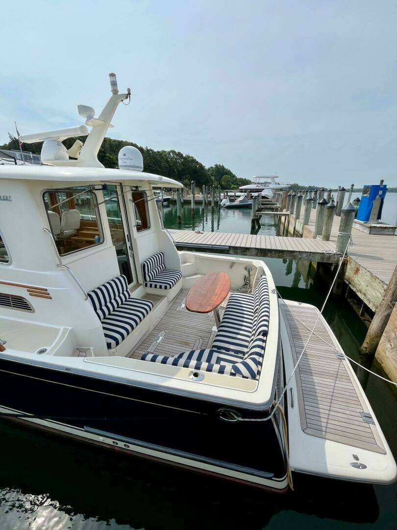 2010 Sabre 40 Sedan - Image 10