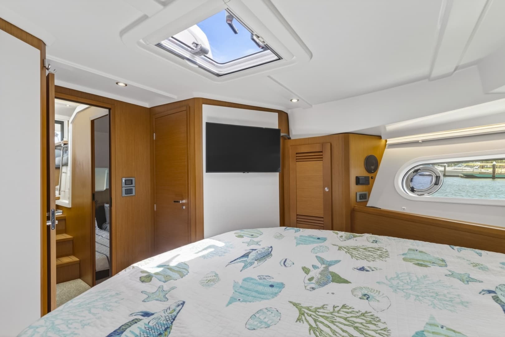 2022 Beneteau Swift Trawler 41 Fly - Image 58
