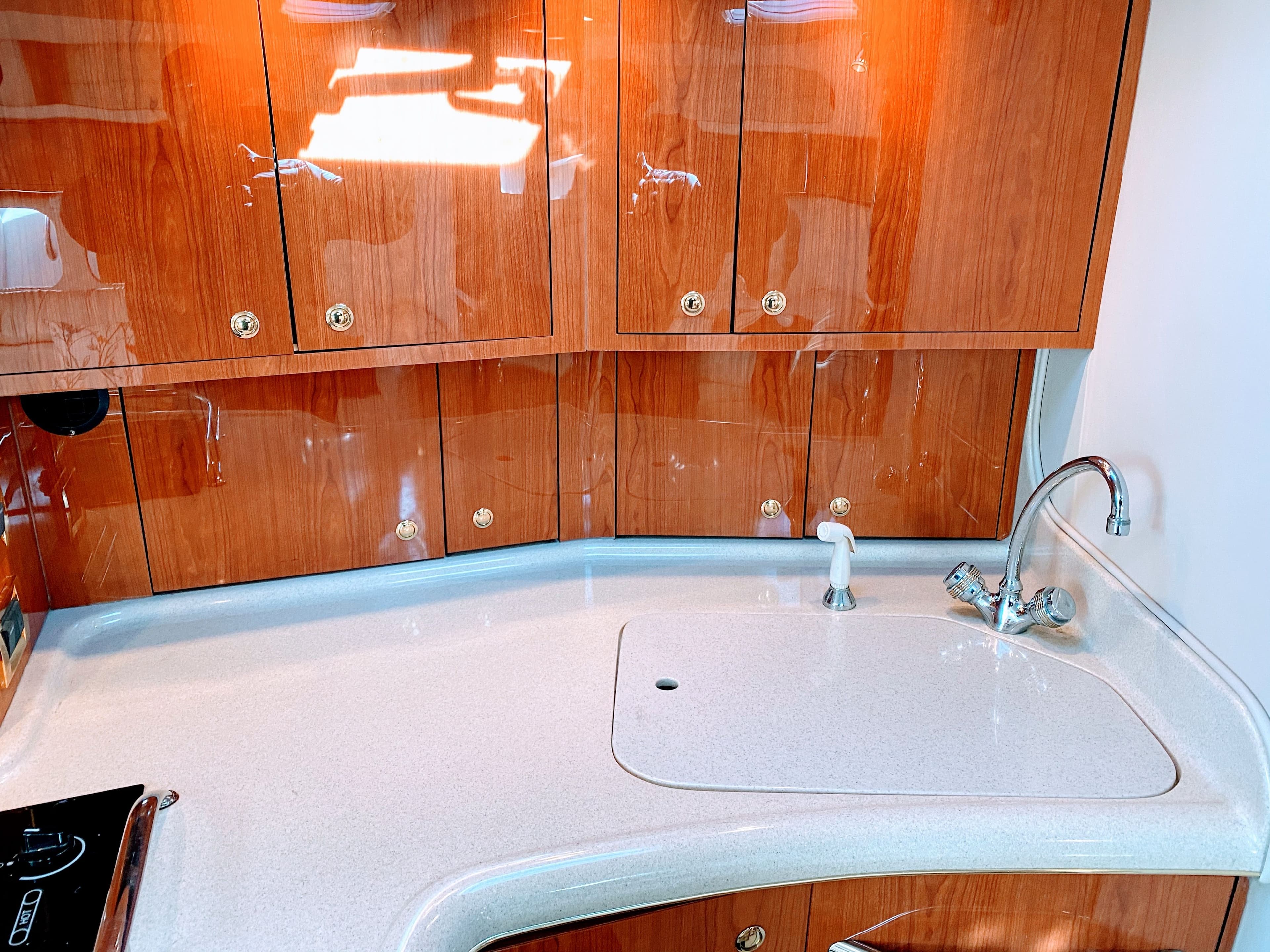 1999 Sea Ray 370 Express Cruiser - 31