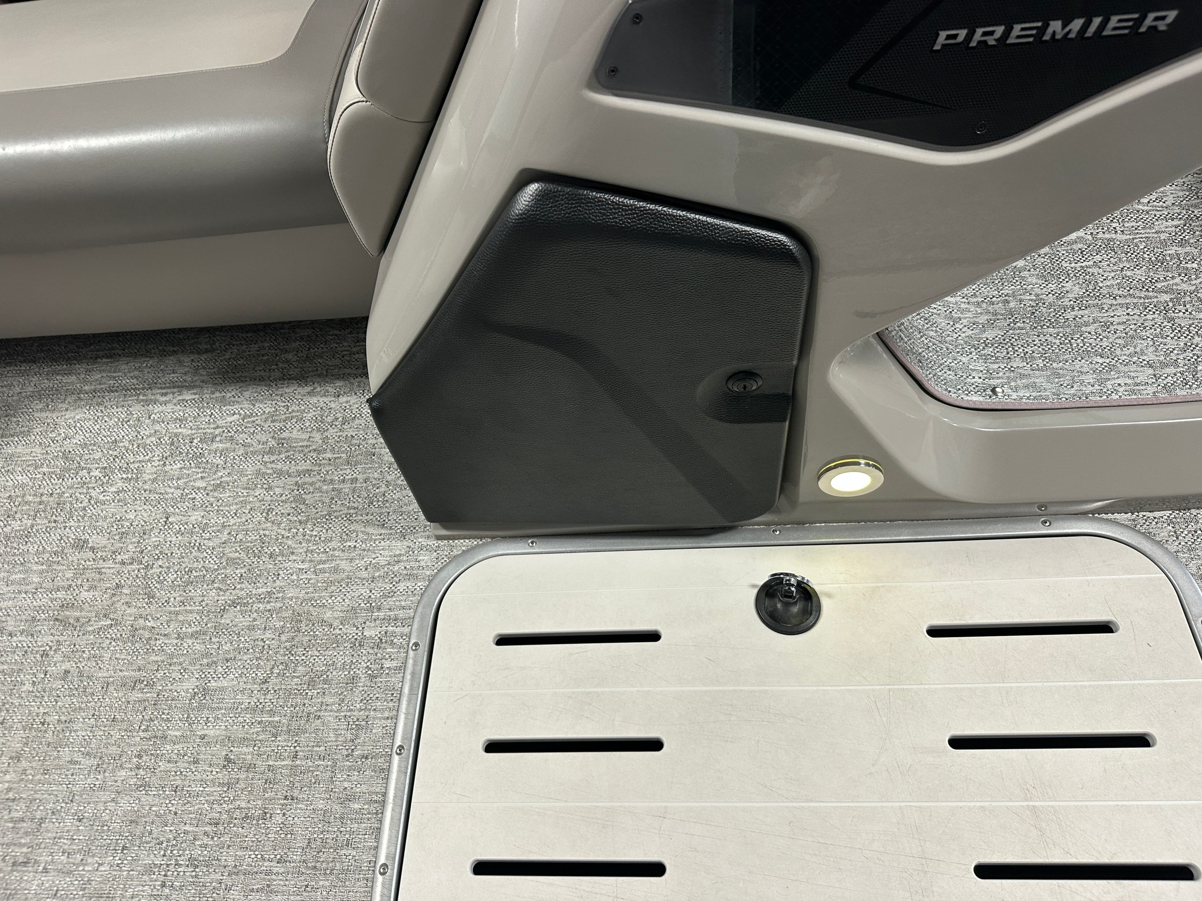 2024 Premier 230 Sunsation TRITOON - 52