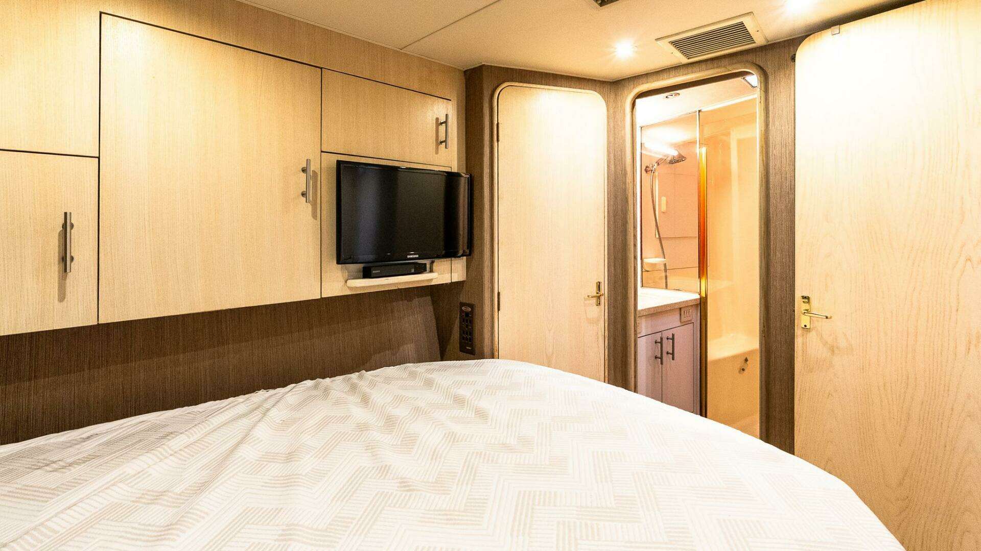 1998 Ocean Yachts 48 Super Sport - Image 35