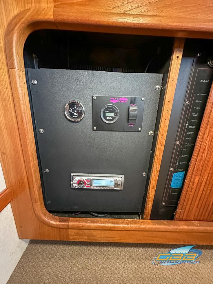 1989 Carver 3807 Aft Cabin Motor Yacht - 51