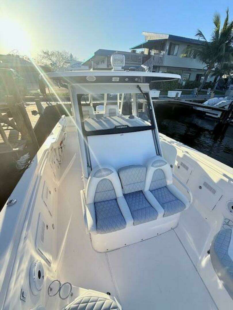 2014 Everglades 355 Center Console - Image 16