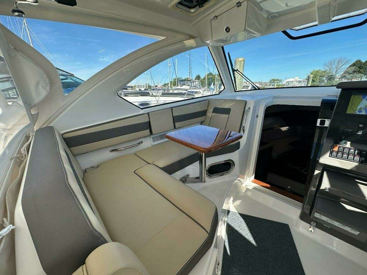 2020 Pursuit 355 OS - Image 5