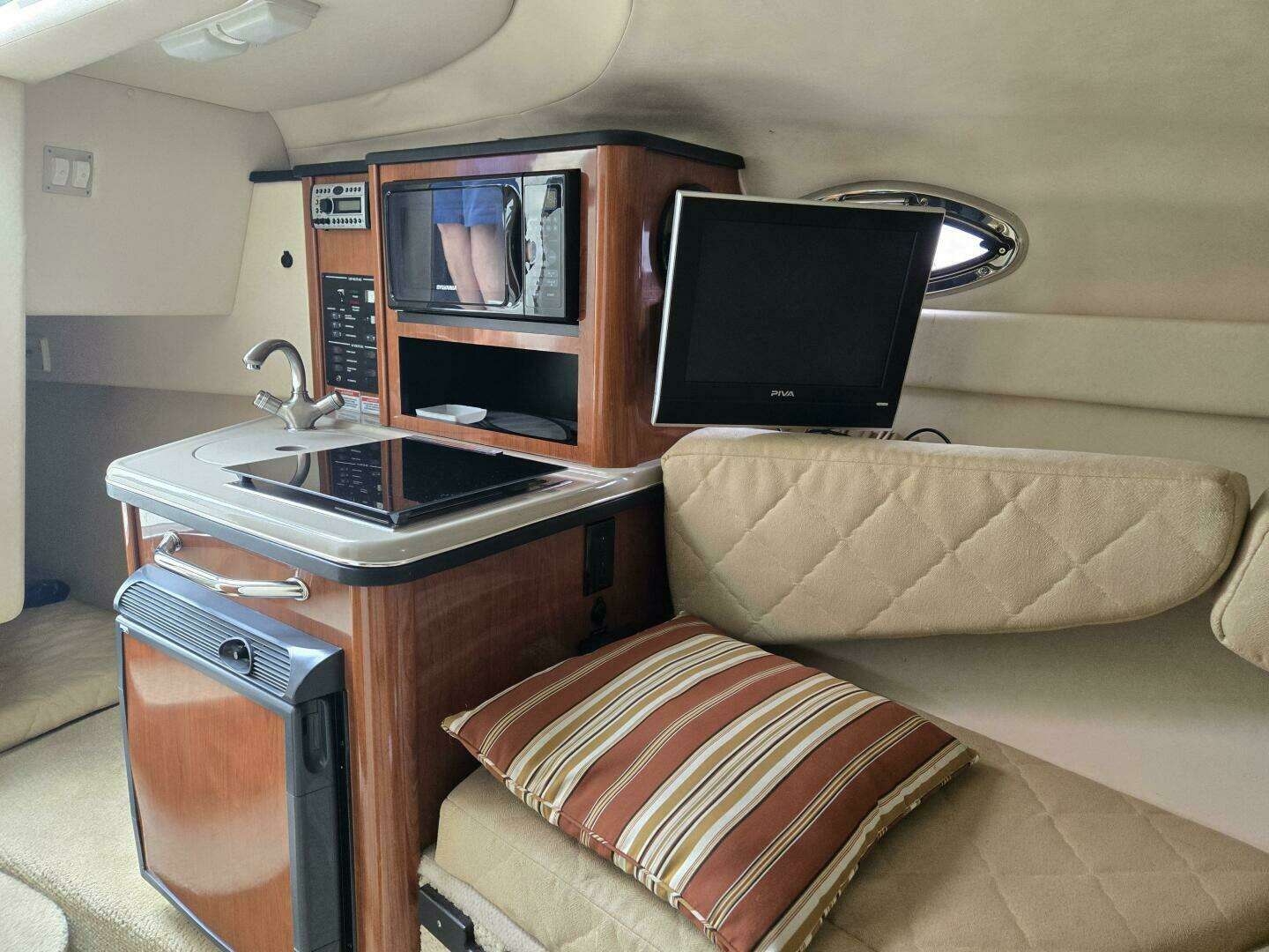 2007 Sea Ray Sundancer 240 - Image 12