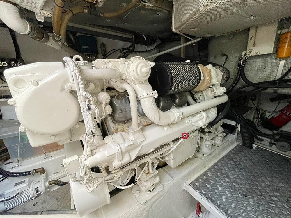 2001 Pershing 52 - 101
