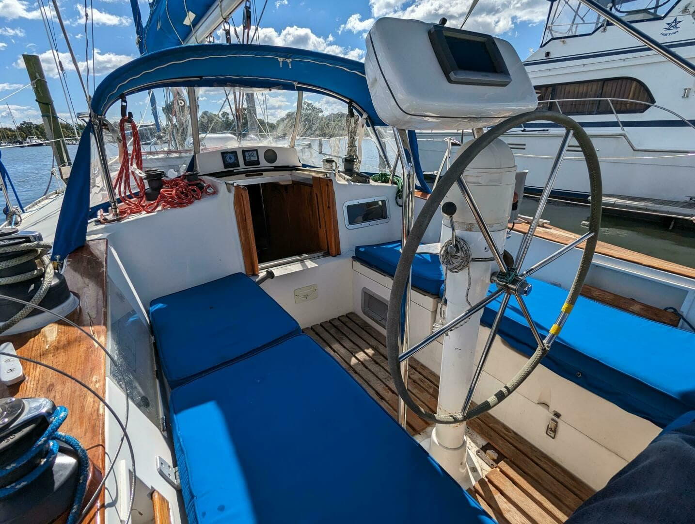 1985 Wauquiez Hood 38 MK II - Image 13