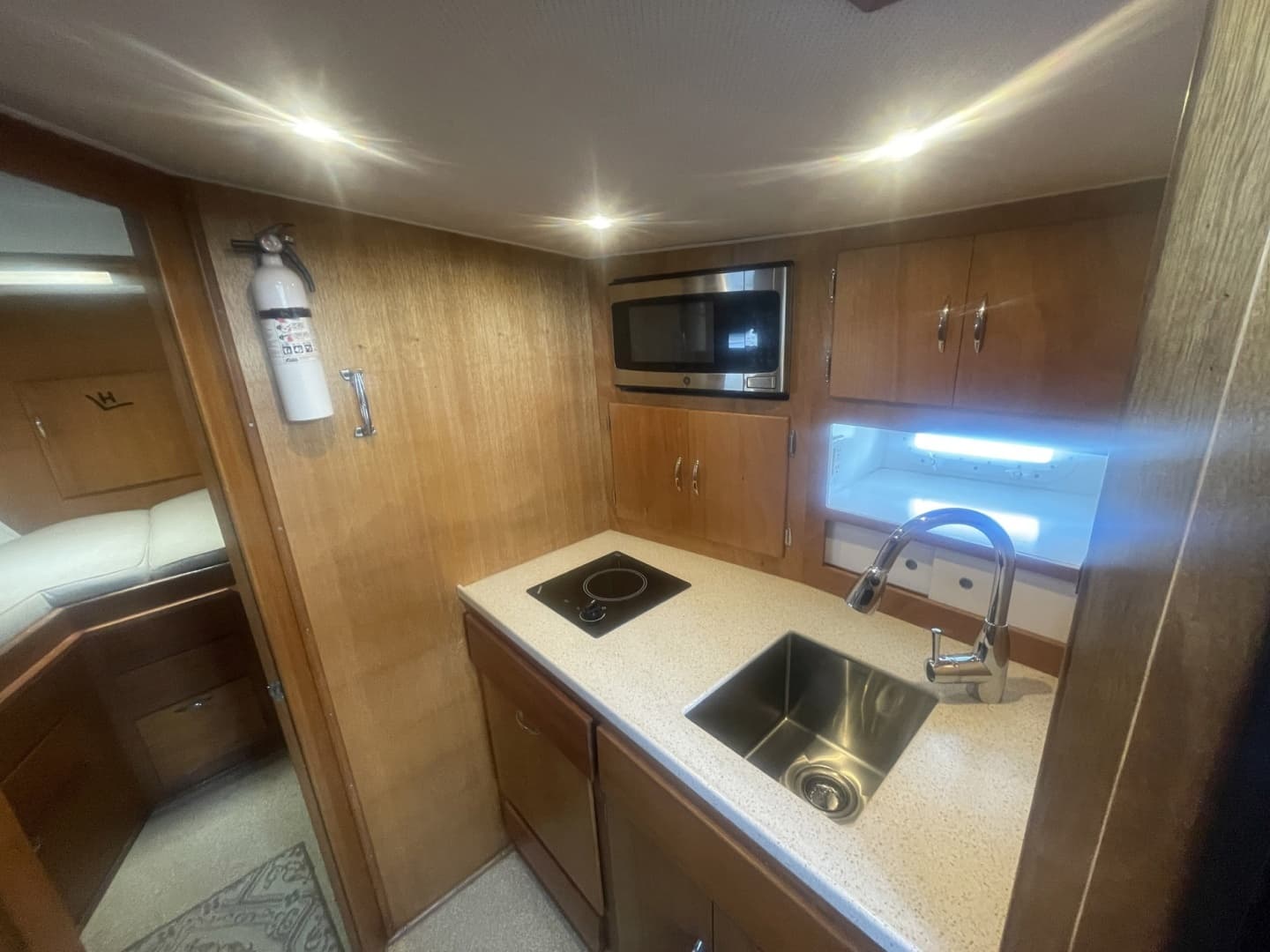 1968 Hatteras 34 Sportfisherman - Image 22