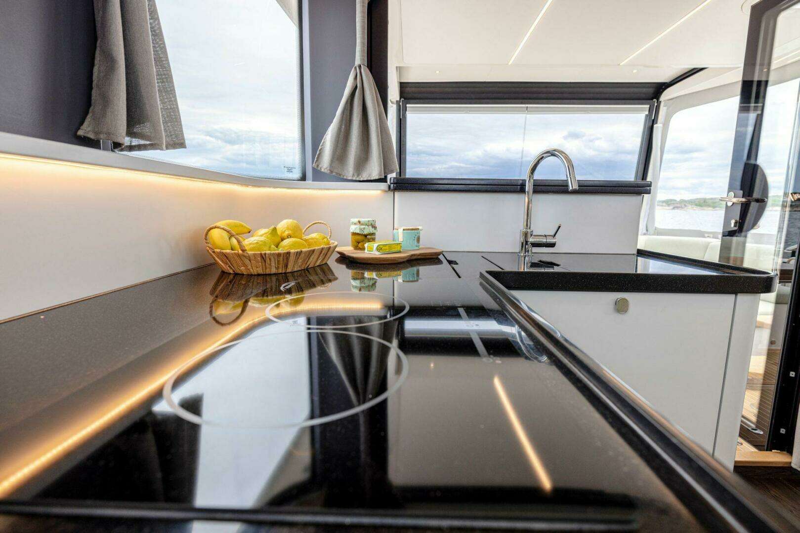 2027 Nimbus 495 Flybridge - Image 11