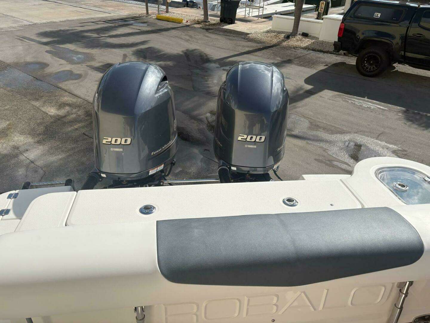 2021 Robalo R247 Dual Console - Image 17